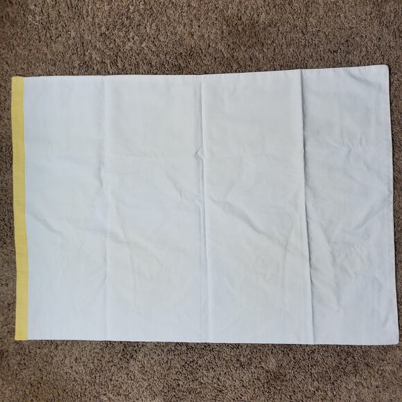 Vintage Pillow Case Cover Yellow Basket Embroidery 26x20 Inch - Picture 3 of 3